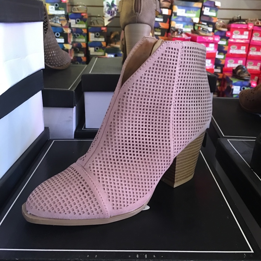 Last 1! Qupid Desert Rose Perforated BOOTIE - Picture 3 of 8